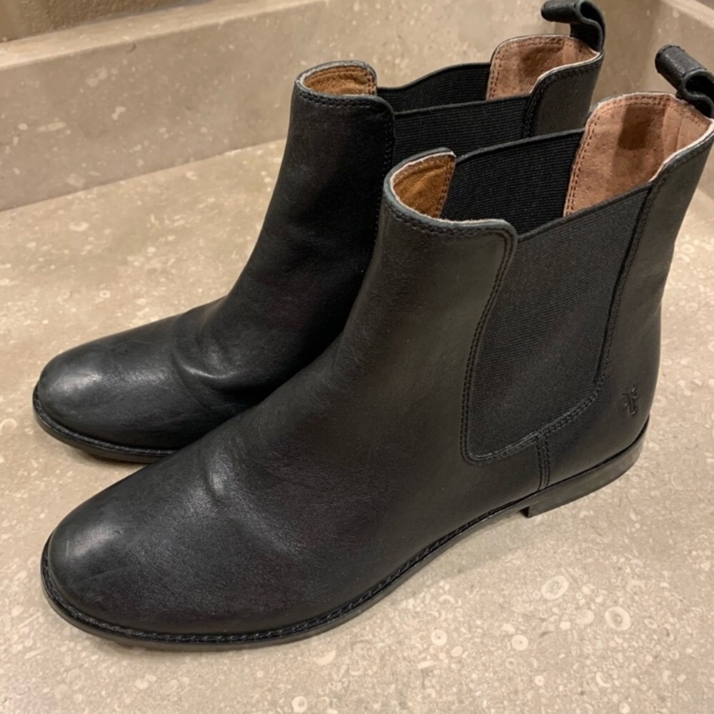 Frye short black boots
